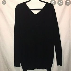 Double v-neck Black Sweater